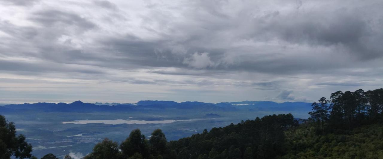Venish Home Stay Кодайканал Экстерьер фото