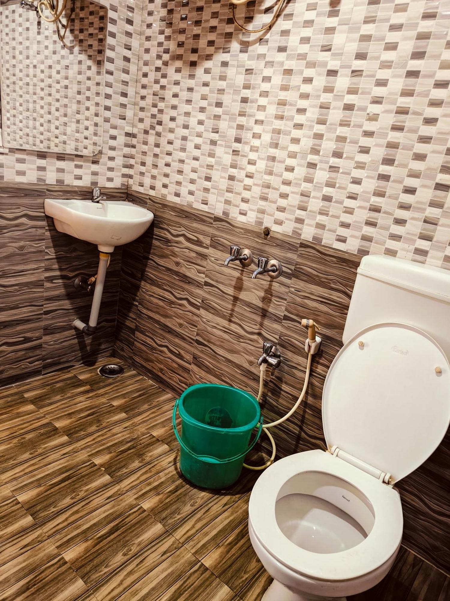 Venish Home Stay Кодайканал Экстерьер фото